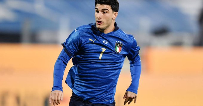 他被任命为 他被任命为