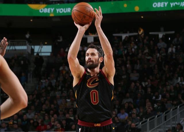 出强劲的表 出强劲的表