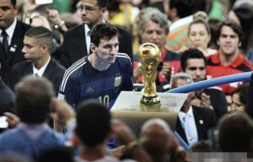 限制禁区弧 限制禁区弧